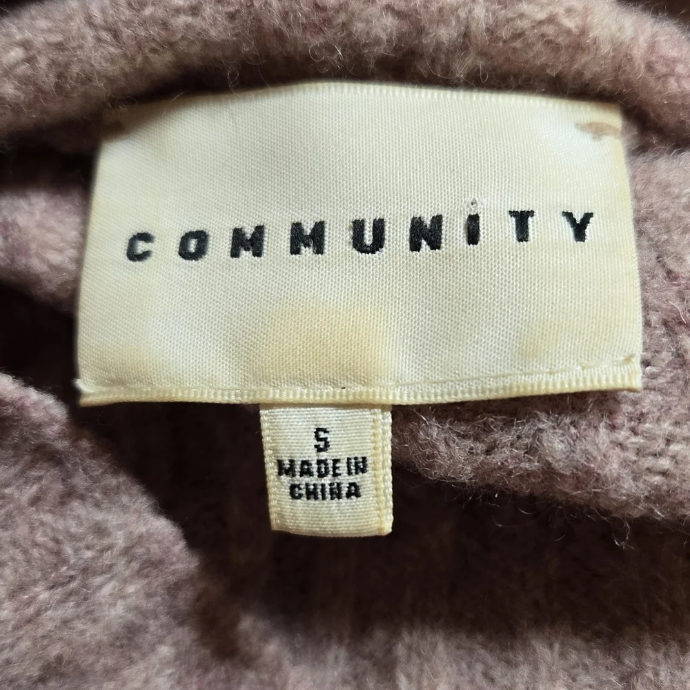 Aritzia COMMUNITY Plutarch Turtleneck Sweater - Picture 9 of 9